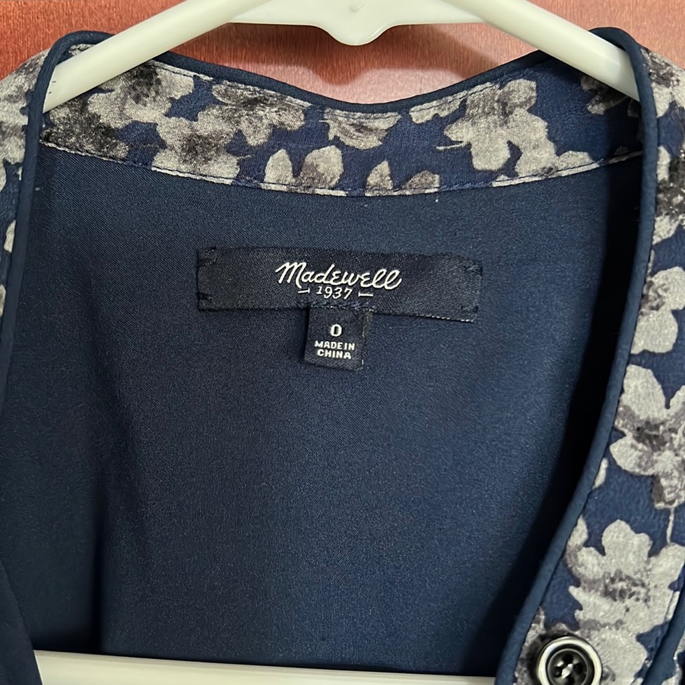 Love this dress very good condition.
